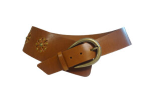 Cintura in vera pelle borchiata